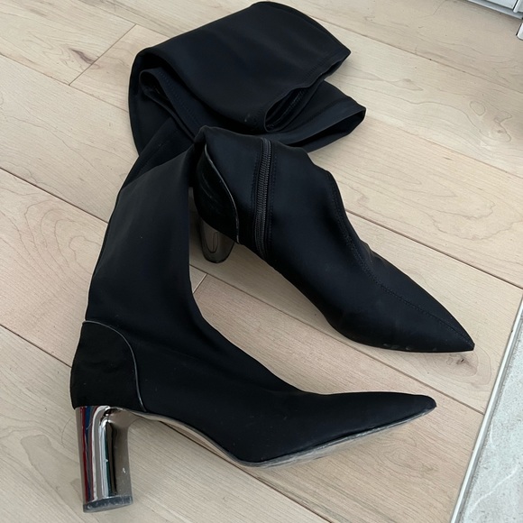 Thigh-high boots - Picture 4 of 6